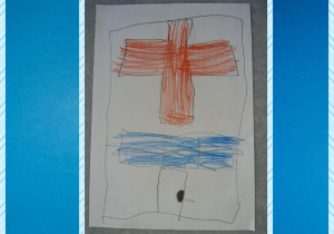 Rysunek przedstawiający budynek w białym kolorze z niebieskimi oknami i białymi drzwiami. Na samym środku narysowano czerwony krzyż.